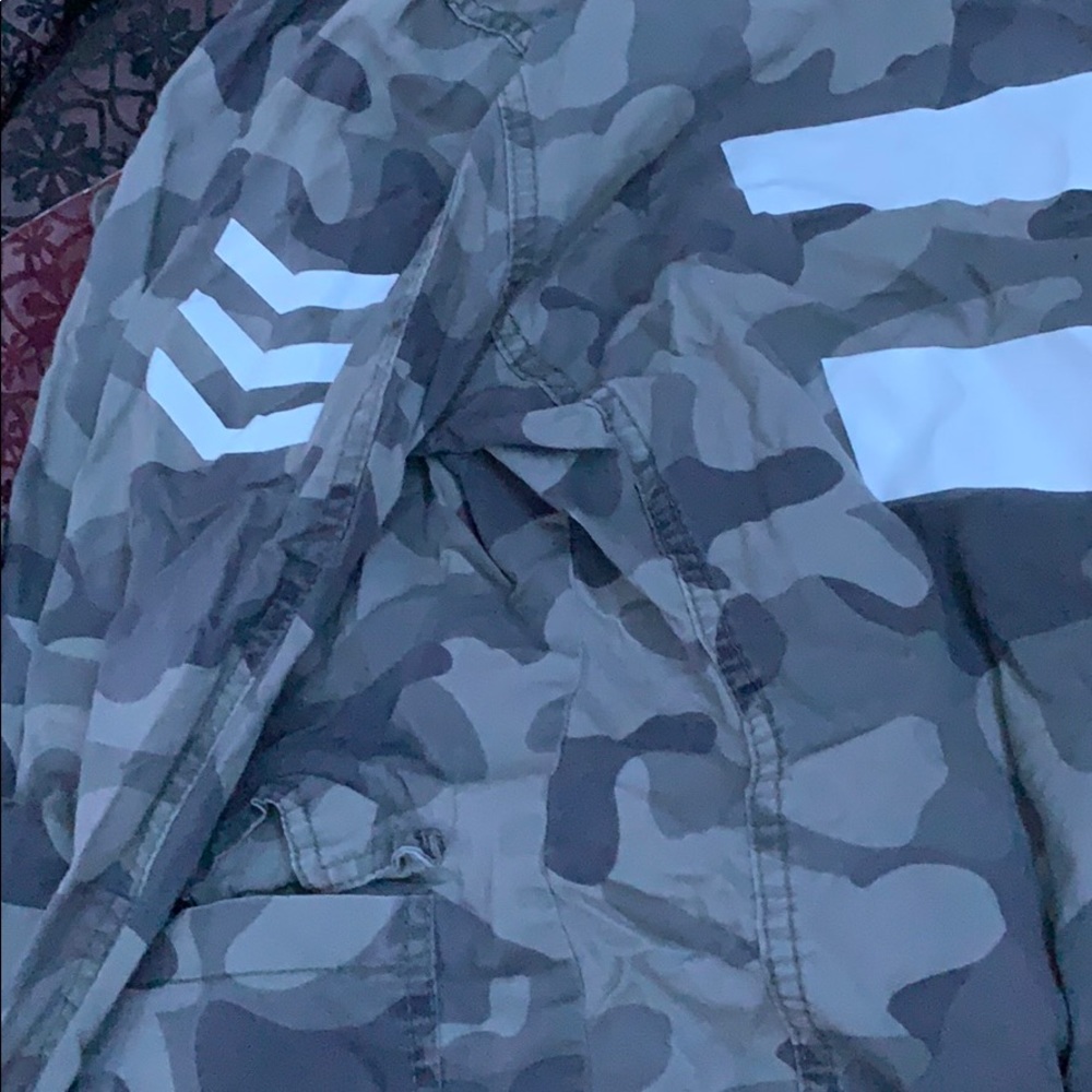 A jacket - Picture 2 of 2